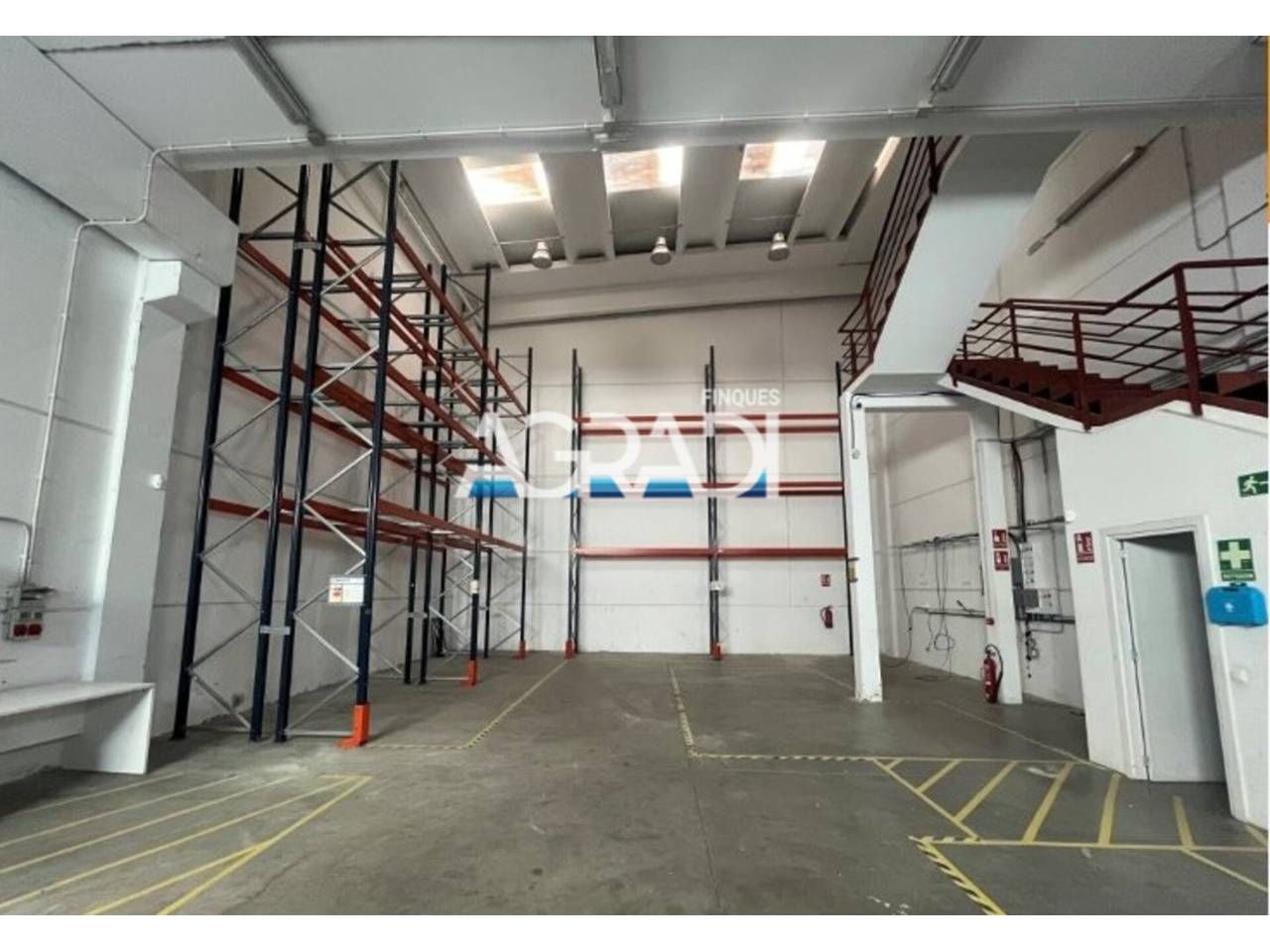 Aparcament de Nau industrial de lloguer en Llinars del Vallès amb Calefacció