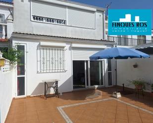 Exterior view of Single-family semi-detached for sale in Vinaròs  with Terrace and Balcony