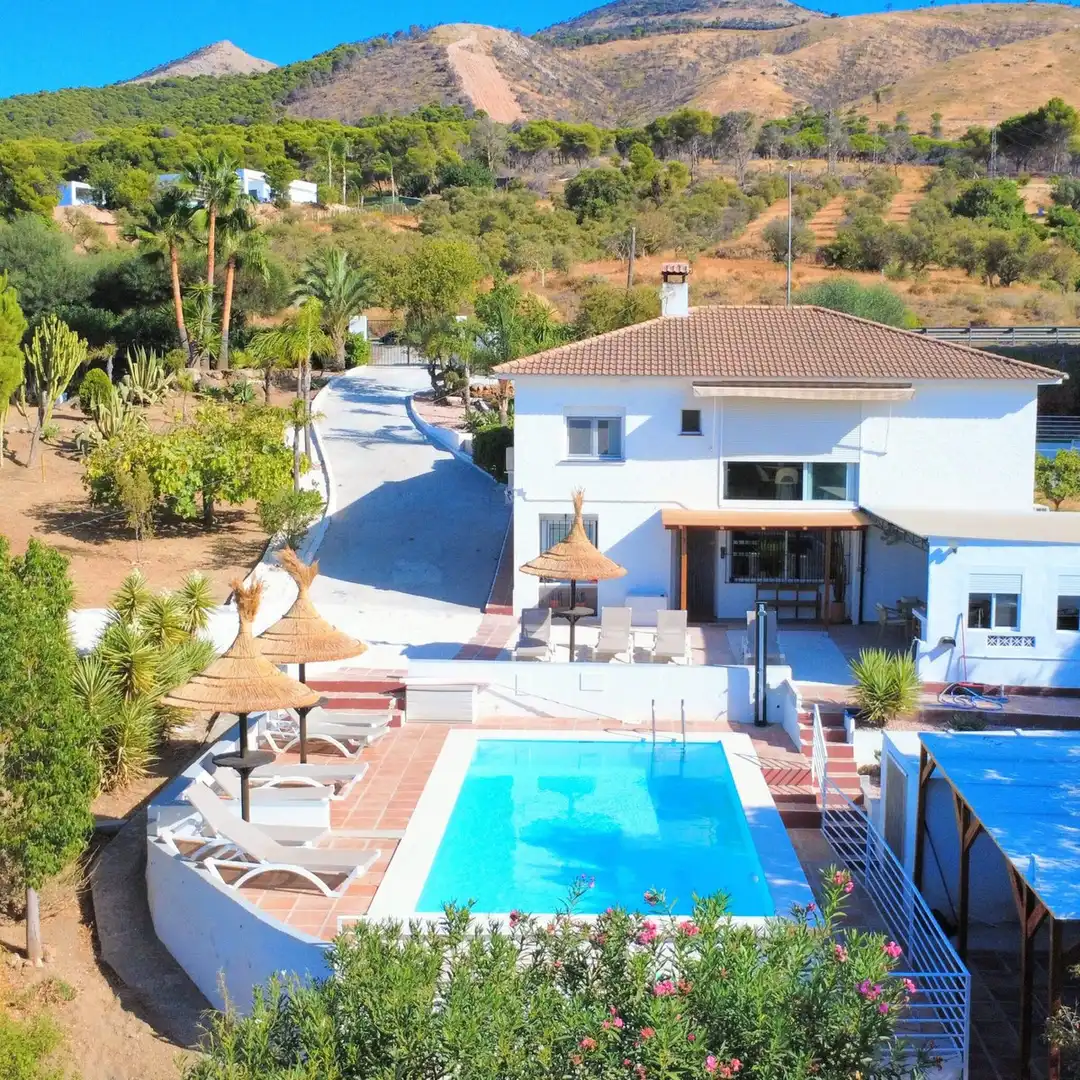 Finca rústica de lloguer a Calahonda