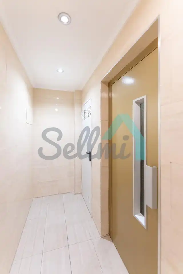 Bathroom of Flat for rent in Avilés  with Terrace and Furnished
