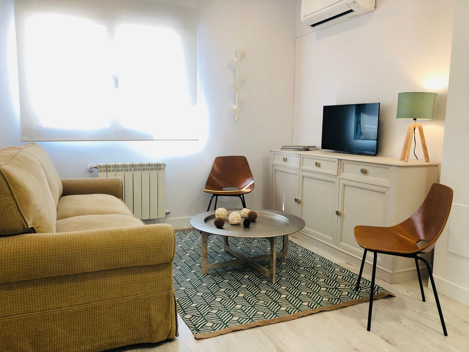 Sala d'estar de Pis de lloguer en  Madrid Capital amb Aire condicionat