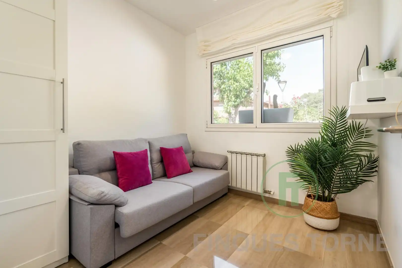Dormitori de Casa o xalet en venda en Montcada i Reixac amb Aire condicionat, Jardí privat i Parquet