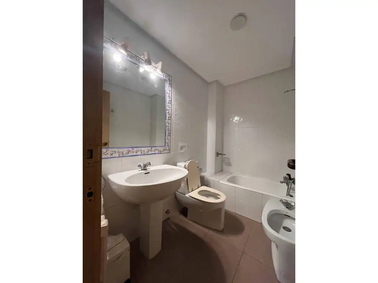 Badezimmer von Wohnung zum Verkauf in Alicante / Alacant mit Klimaanlage, Heizung und Alarm