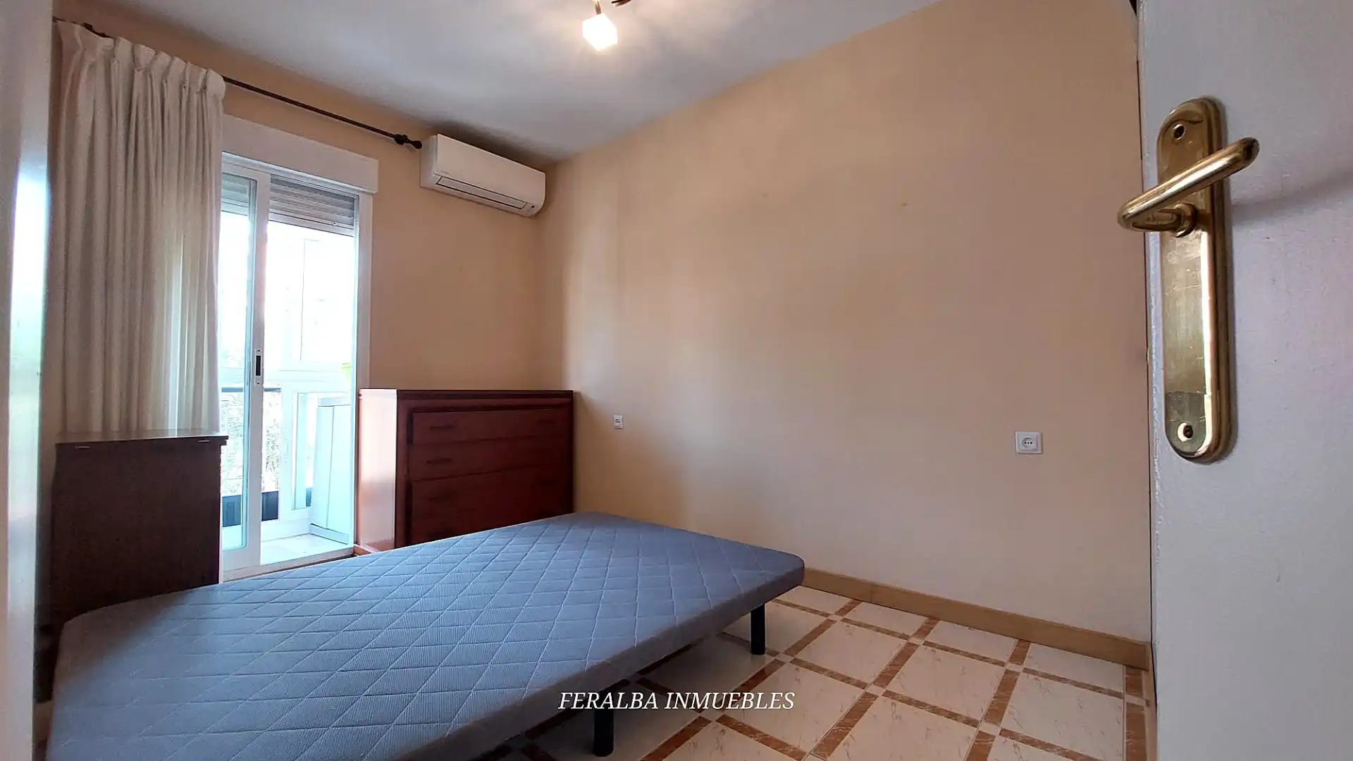 Schlafzimmer von Wohnung zum Verkauf in Madrid mit Klimaanlage, Heizung und Terrasse