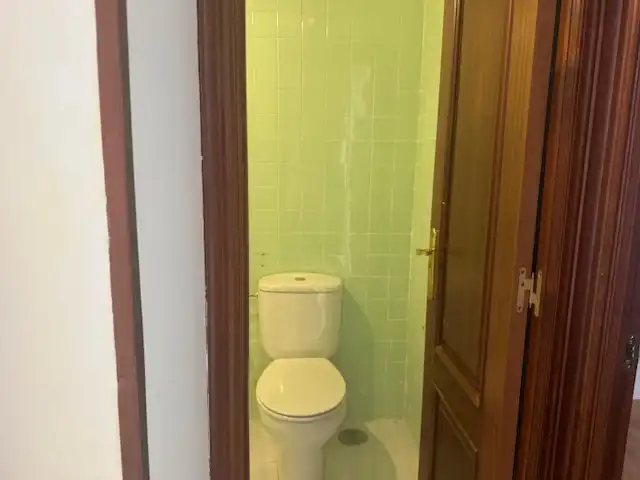 Baño de Piso en venta en Ribadeo con Terraza, Trastero y Balcón