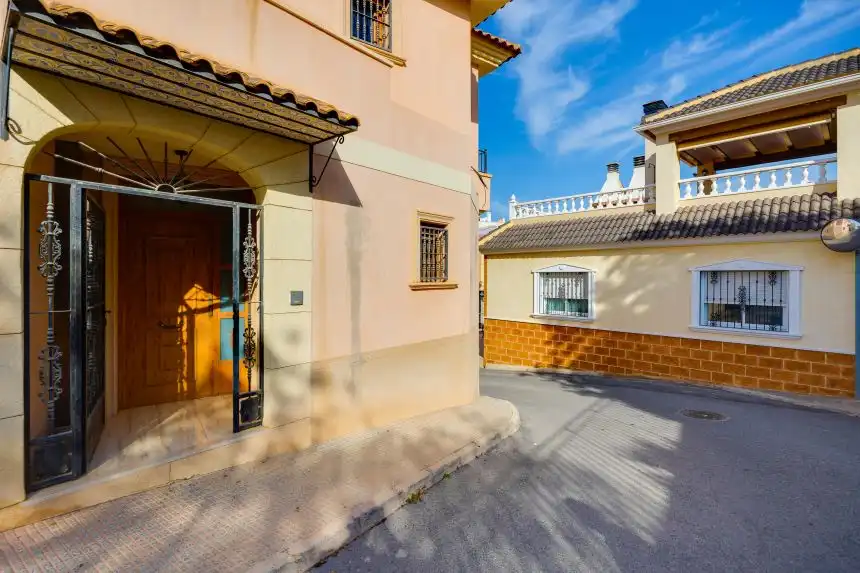 Vista exterior de Casa adosada en venta en Rojales con Aire acondicionado, Terraza y Amueblado