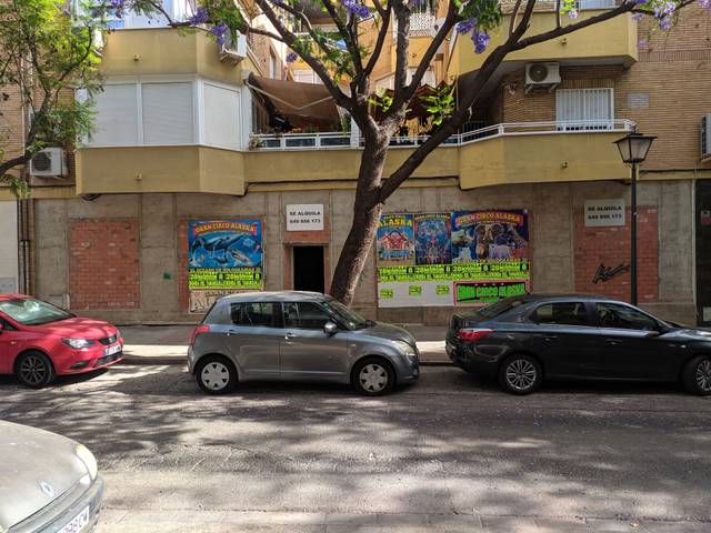 Local comercial en Alquiler en Calle Andrés Bernáldez, 1A en Barrio del Nervión