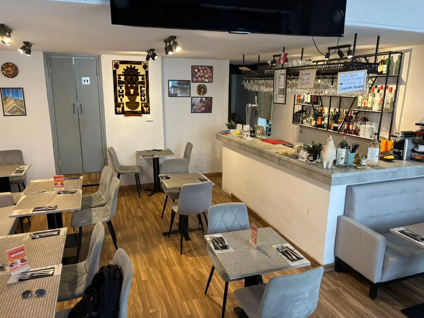 Business premises for transfer in Ciutat Vella, imagen 5