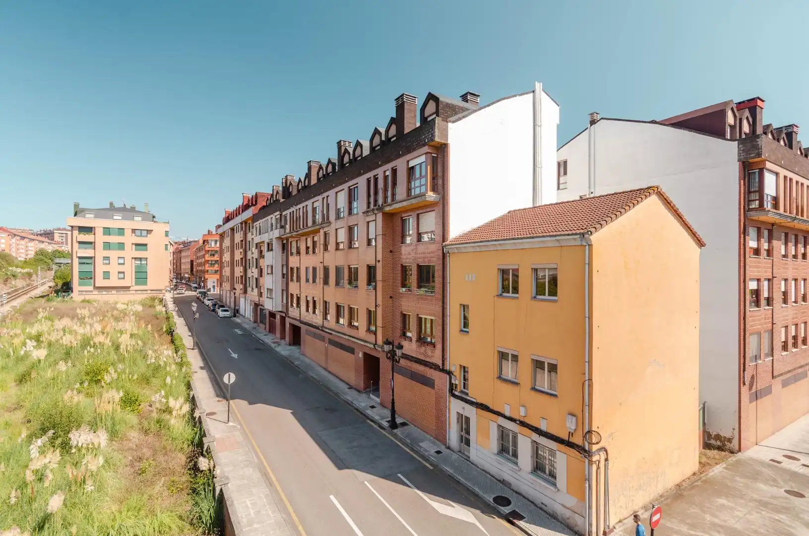 Außenansicht von Gebäude zum Verkauf in Oviedo 