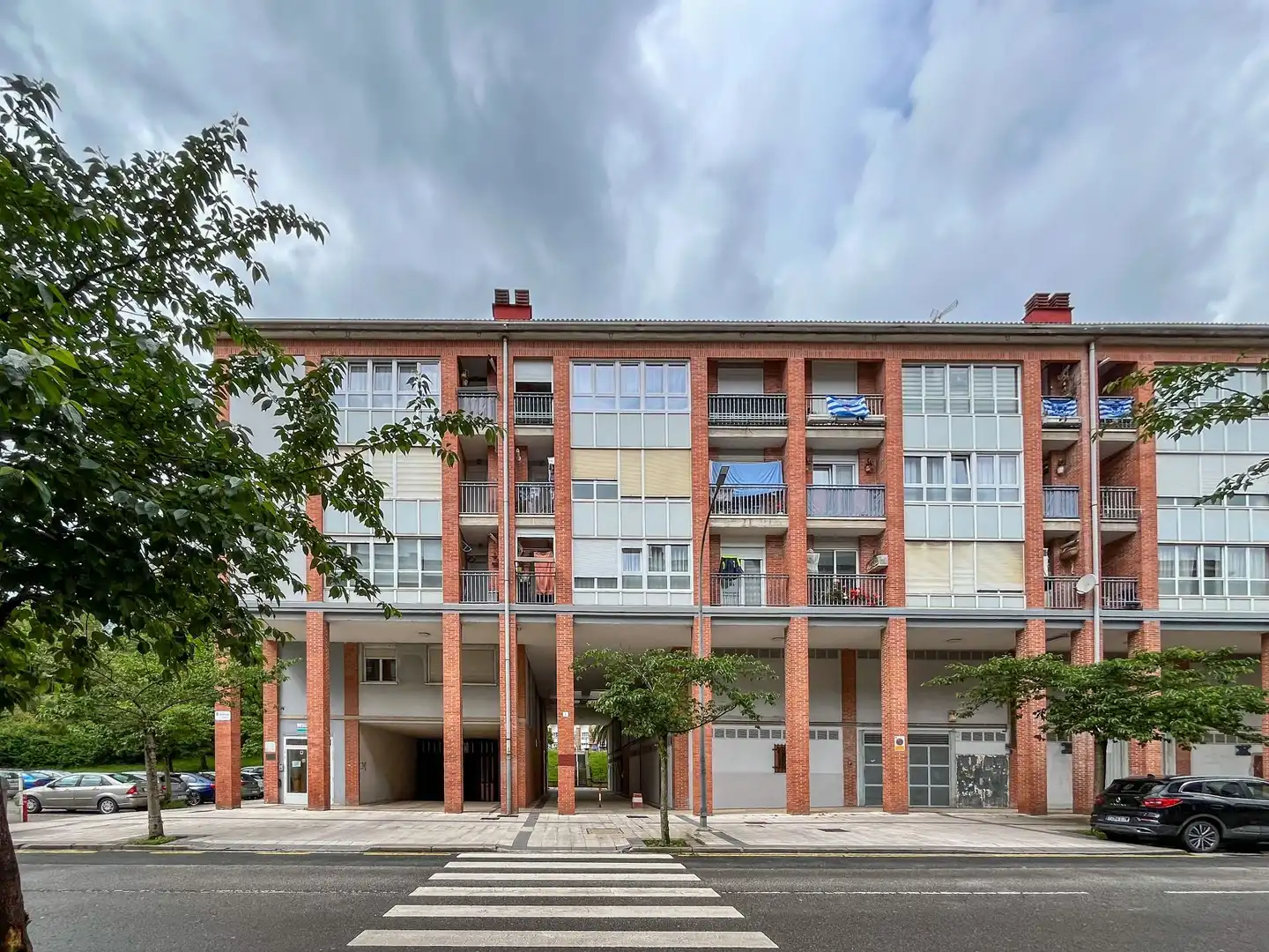 Außenansicht von Garage zum Verkauf in Urnieta