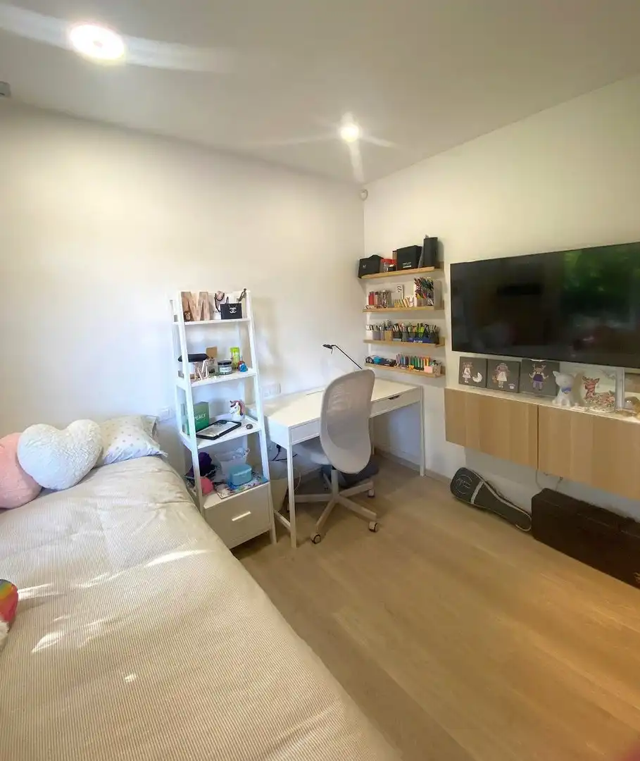 Schlafzimmer von Haus oder Chalet zum Verkauf in Sant Vicenç de Montalt mit Klimaanlage, Heizung und Privatgarten
