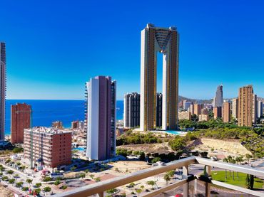 Wohnung mit Balkon zum Verkauf in Calle Presidente Adolfo Suárez 24