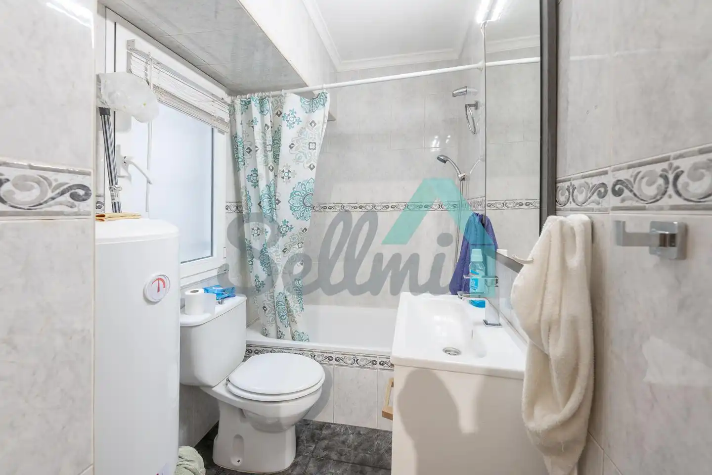 Baño de Piso de alquiler en Avilés con Calefacción y Amueblado