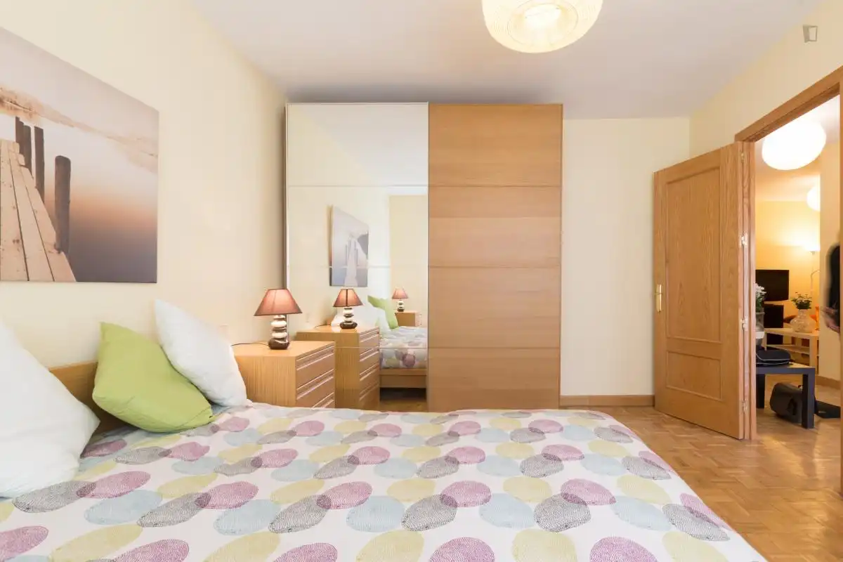 Habitación en Reyes Católicos