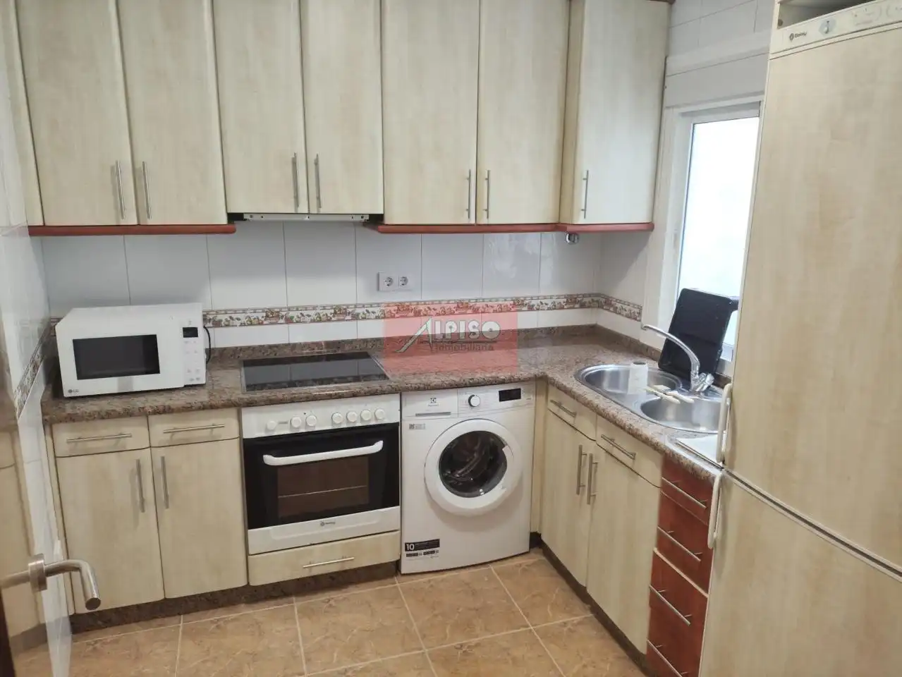 Cuina de Apartament de lloguer en Ourense Capital  amb Calefacció i Moblat