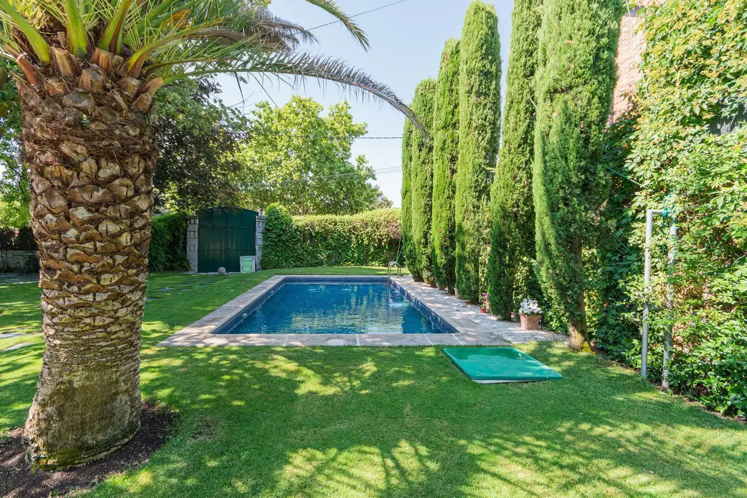 Piscina de Casa o xalet en venda en Madrid amb Aire condicionat, Calefacció i Traster