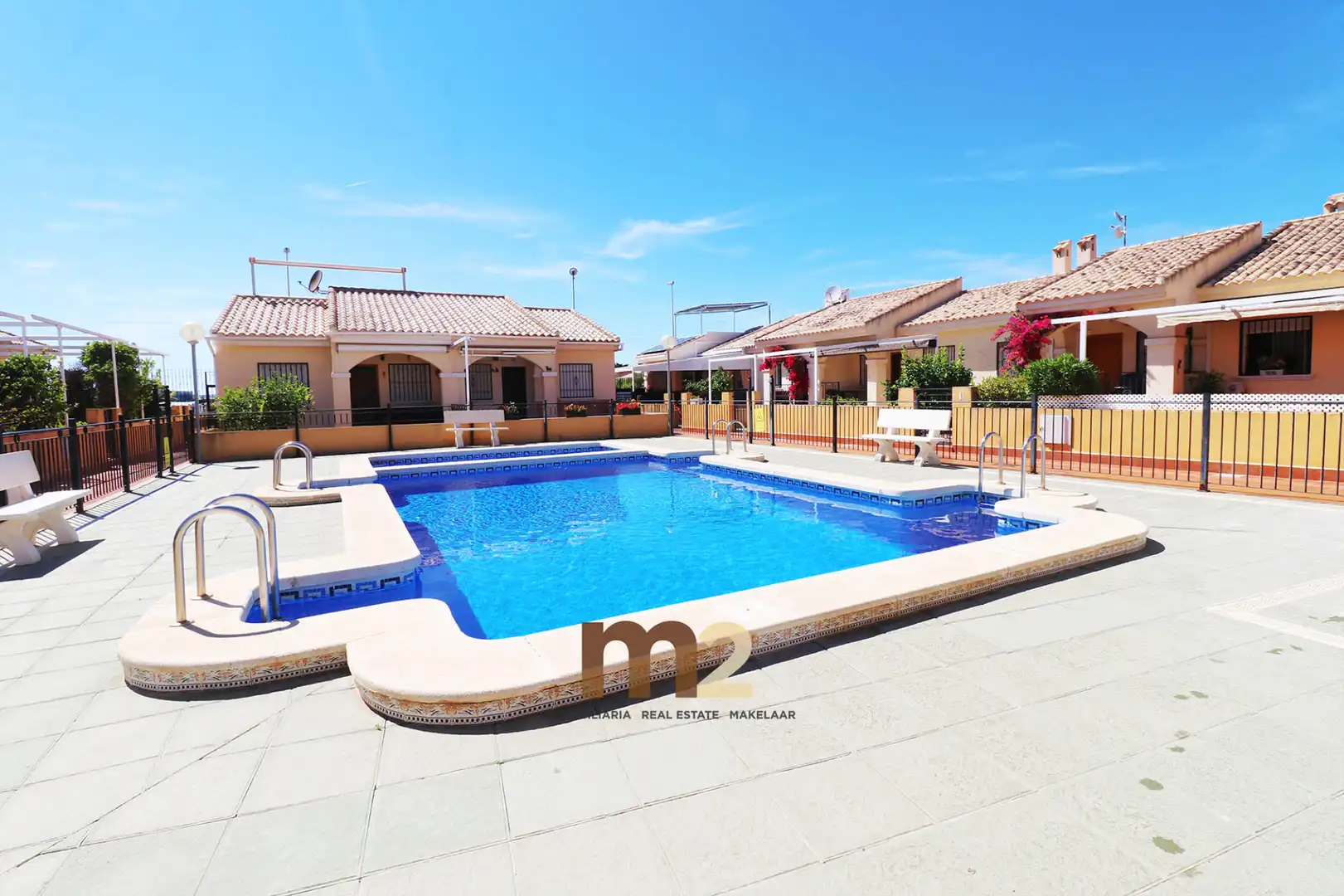Piscina de Casa o chalet en venta en Guardamar del Segura con Aire acondicionado, Calefacción y Terraza