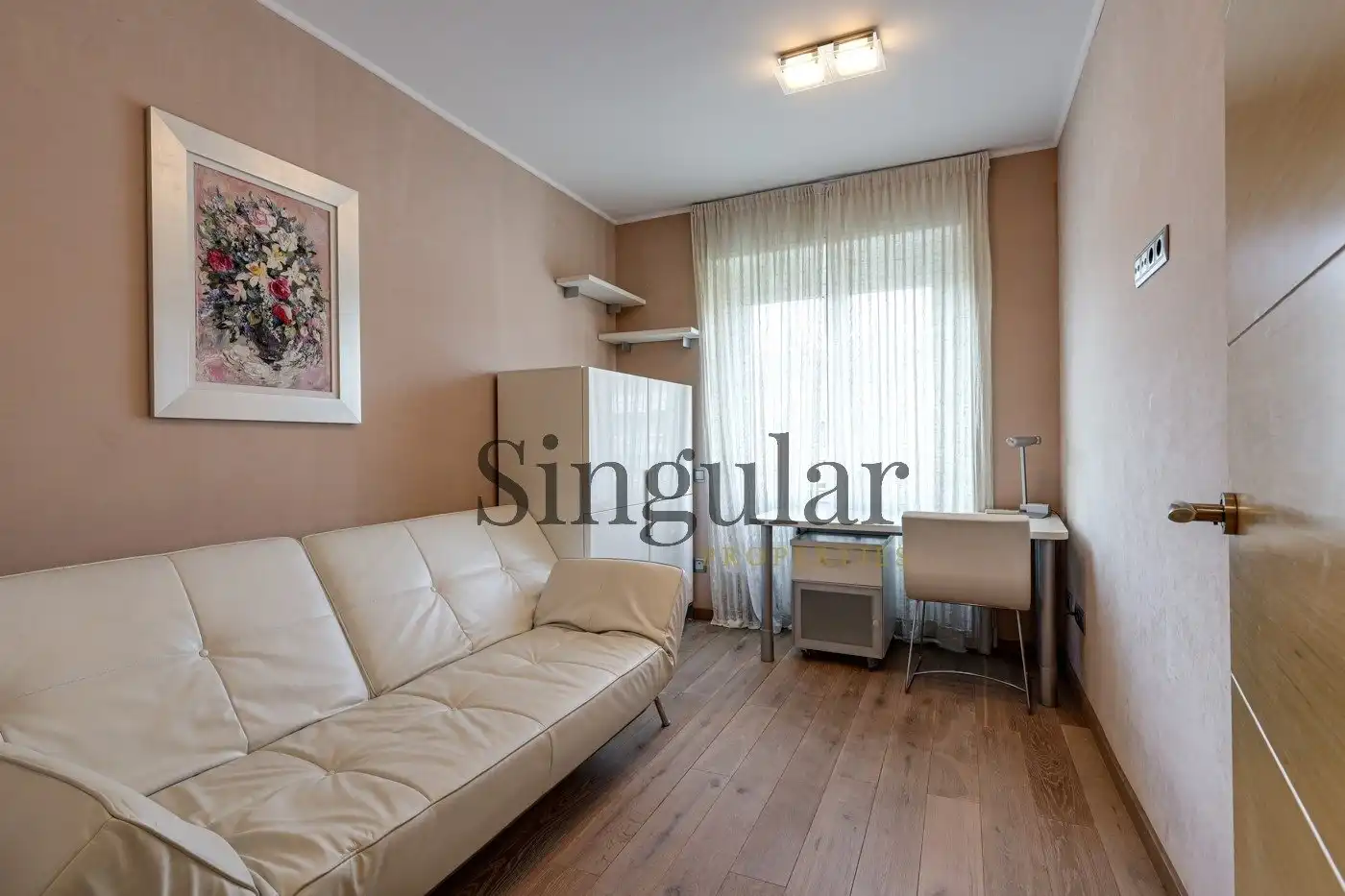 Schlafzimmer von Dachboden zur Miete in Barcelona mit Klimaanlage, Heizung und Privatgarten