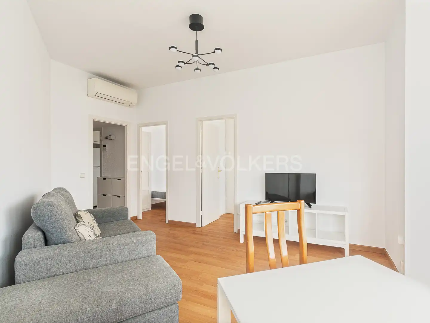 Living room of Flat for rent in Barcelona  with Air Conditioner, Heating and Parquet flooring