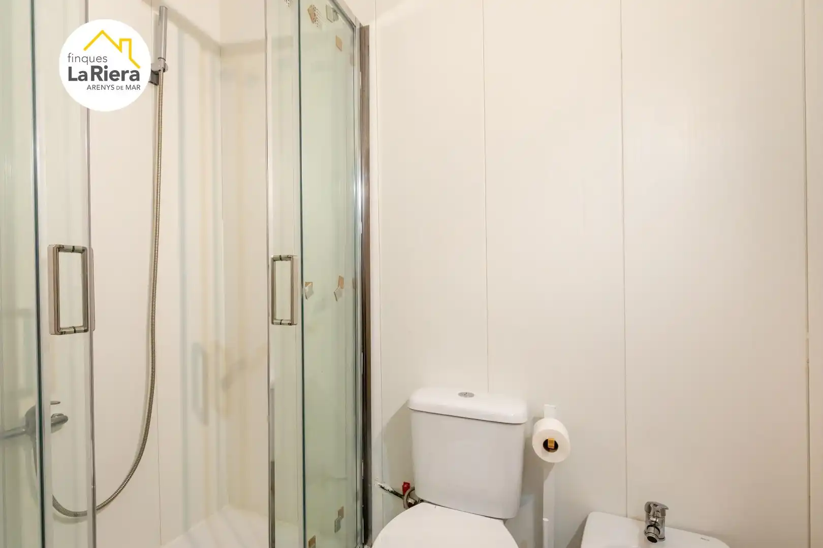 Bathroom of Flat for sale in Arenys de Mar  with Heating, Parquet flooring and Balcony