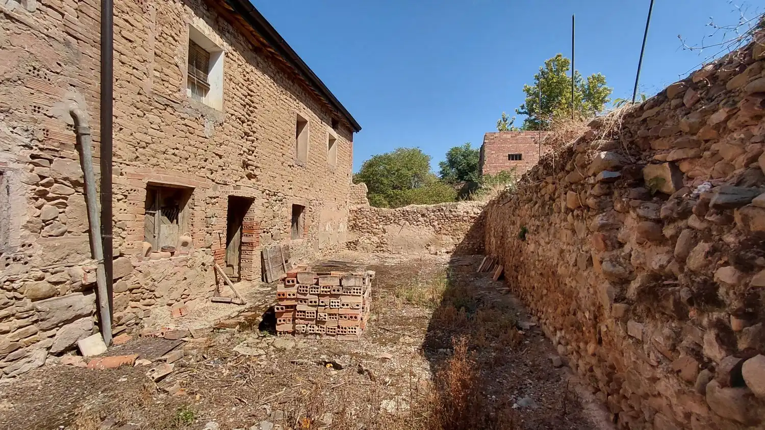 Exterior view of Houses for sale in Hervías, La Rioja