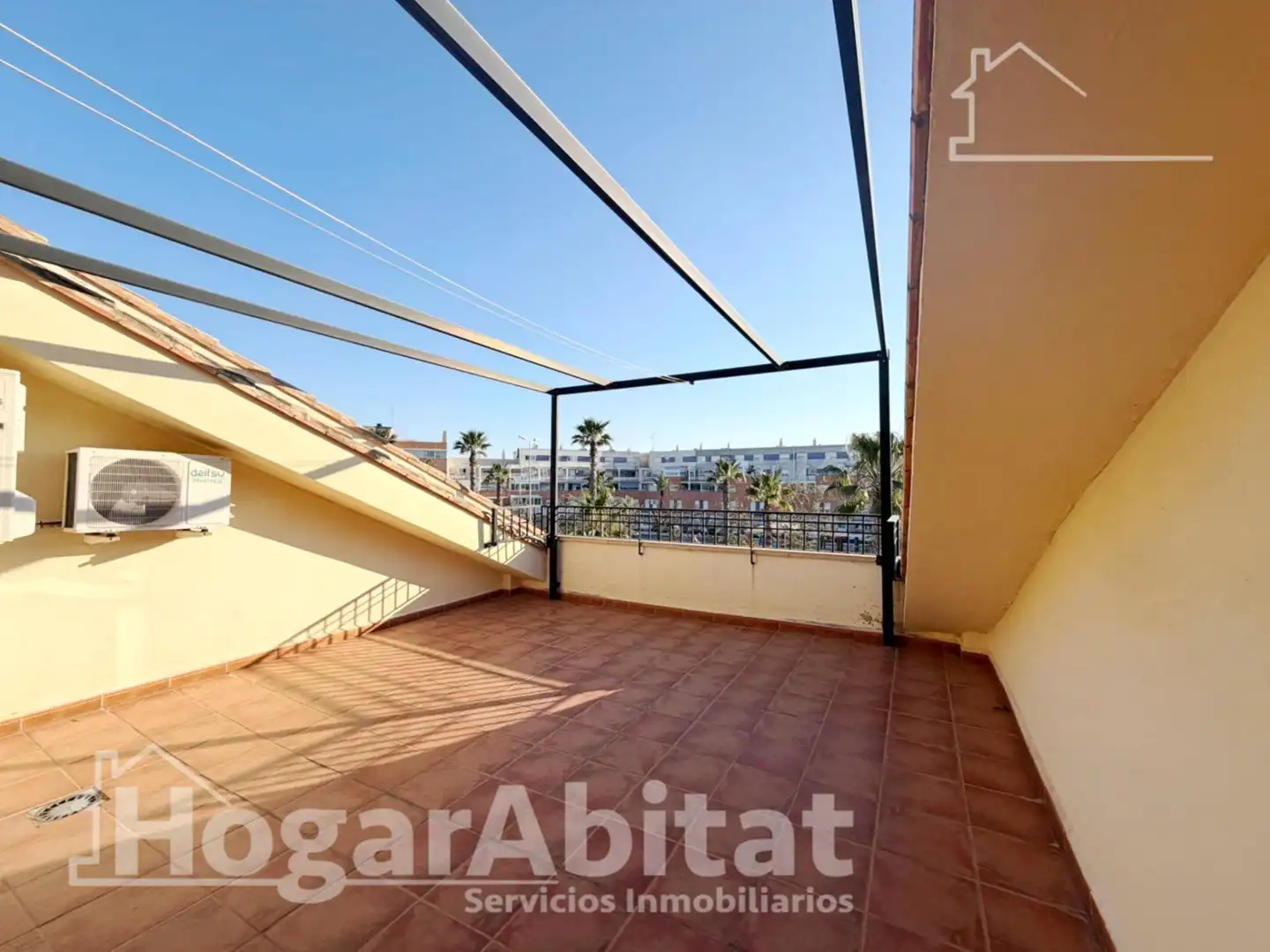 Terrassa de Casa adosada en venda en Sagunto / Sagunt amb Aire condicionat, Jardí privat i Terrassa