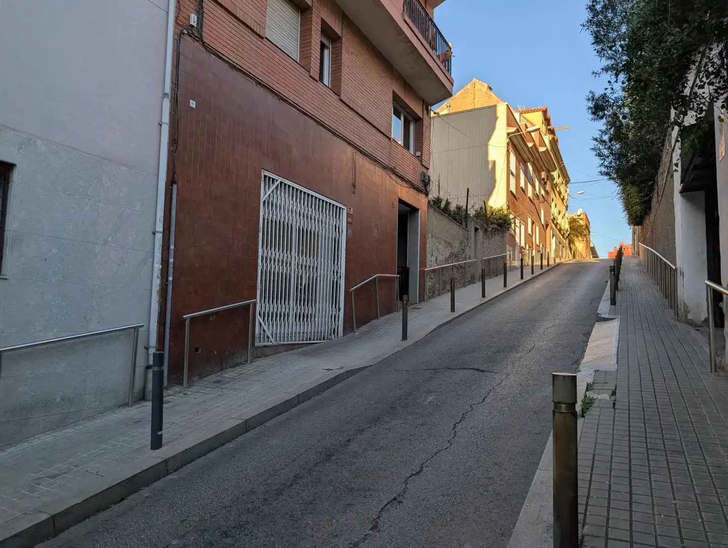 Vista exterior de Local en venda en Barcelona amb Aire condicionat