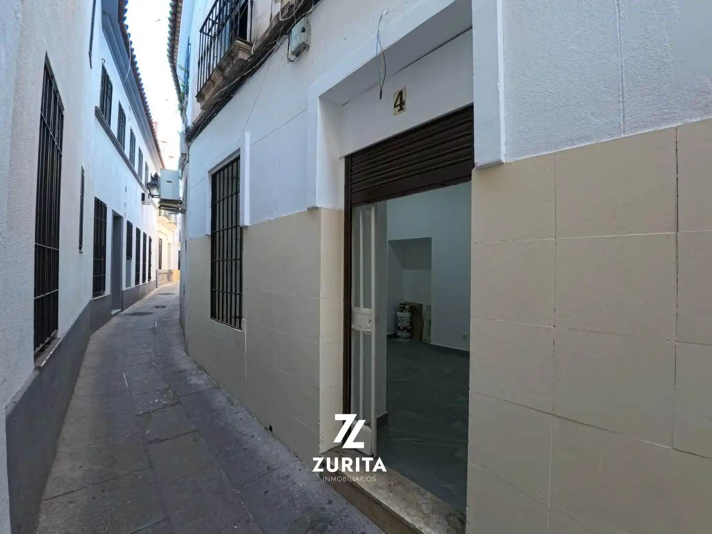 Local comercial de lloguer a Calle DE MUNDA 4