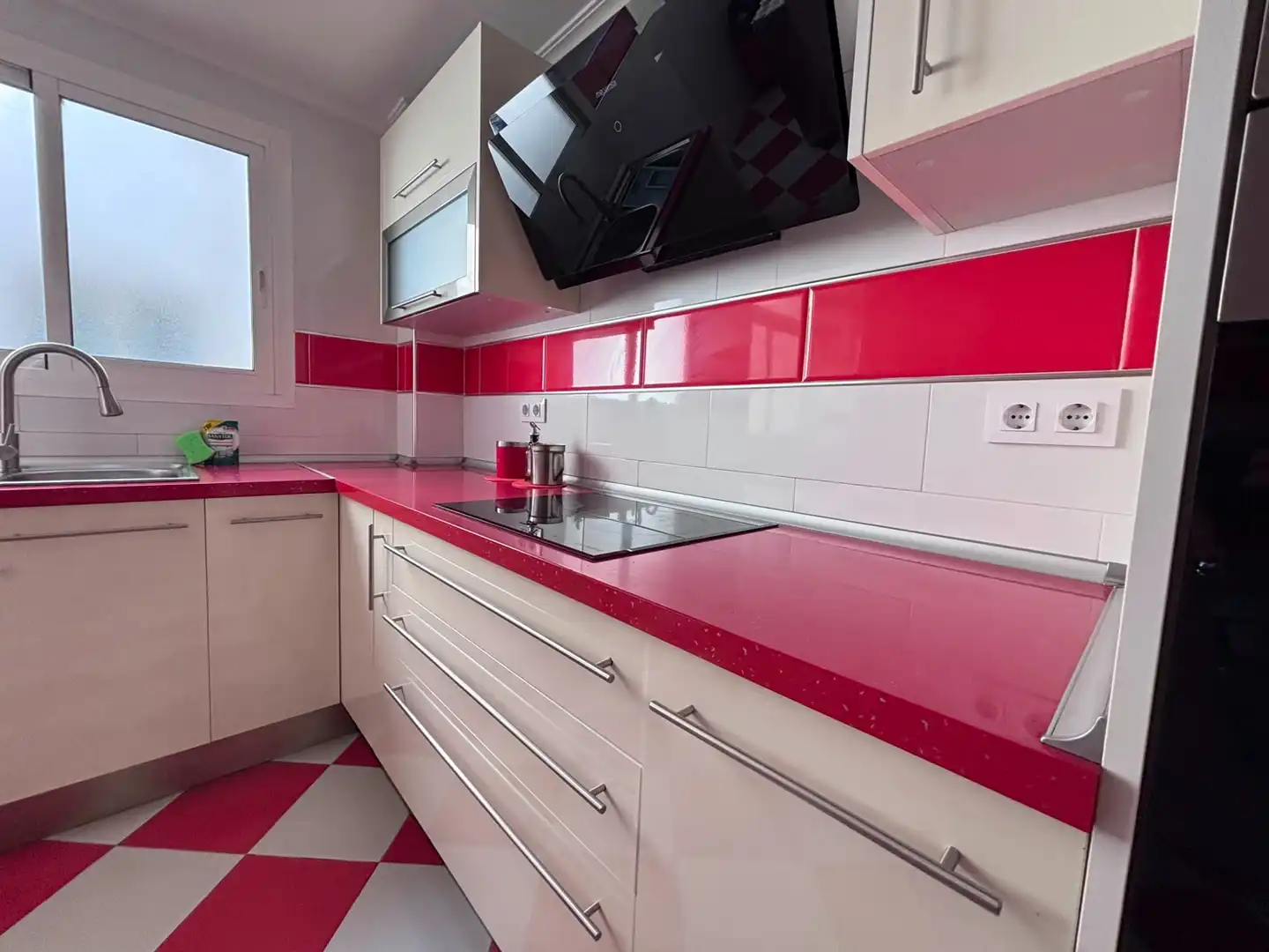 Kitchen of Flat for rent in Burjassot  with Furnished, Oven and Washing machine