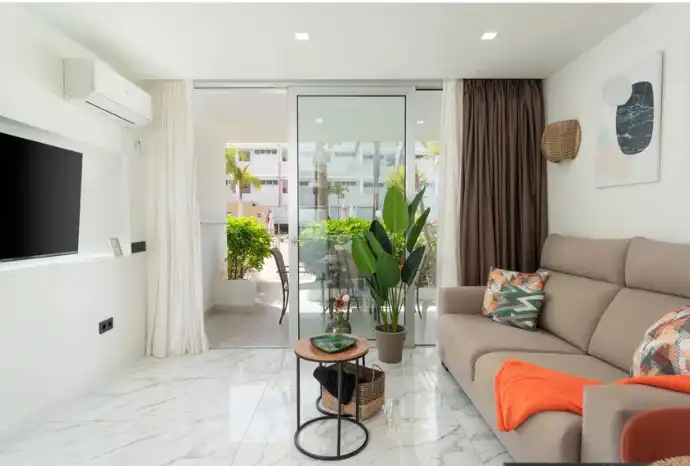 Living room of Flat for rent in Las Palmas de Gran Canaria  with Air Conditioner, Terrace and Furnished