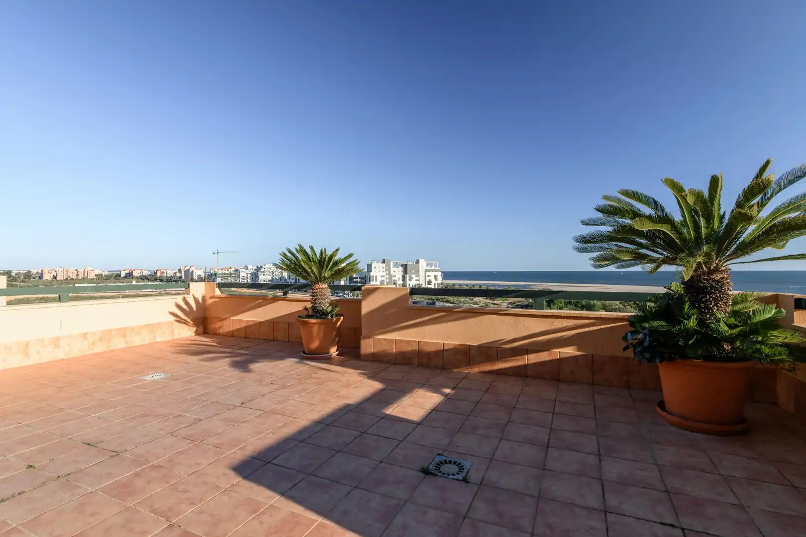 Terrasse von Dachboden zum Verkauf in Ayamonte mit Terrasse, Abstellraum und Möbliert