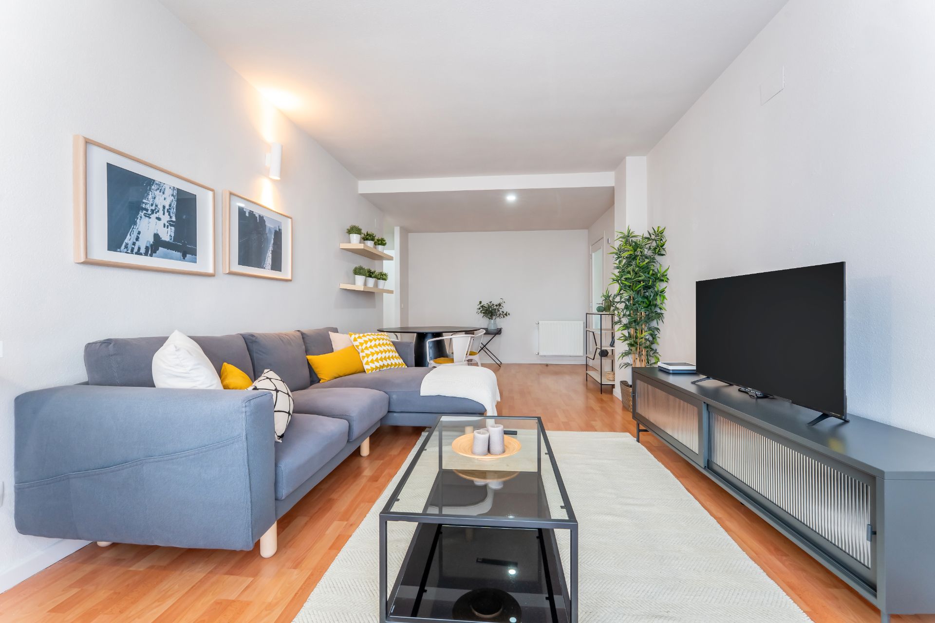Living room of Flat for sale in  Madrid Capital  with Air Conditioner, Storage room and Community pool