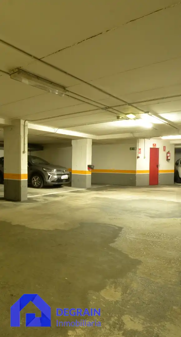 Parkplatz von Wohnung zum Verkauf in Oviedo  mit Heizung und Abstellraum