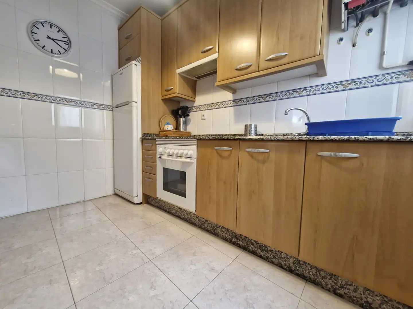 Cocina de Dúplex en venta en Foz con Calefacción, Terraza y Amueblado