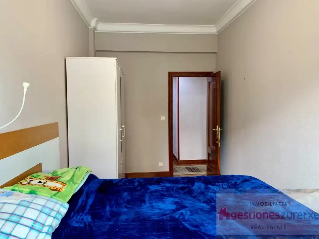 Bedroom of Flat for sale in Bilbao   with Furnished