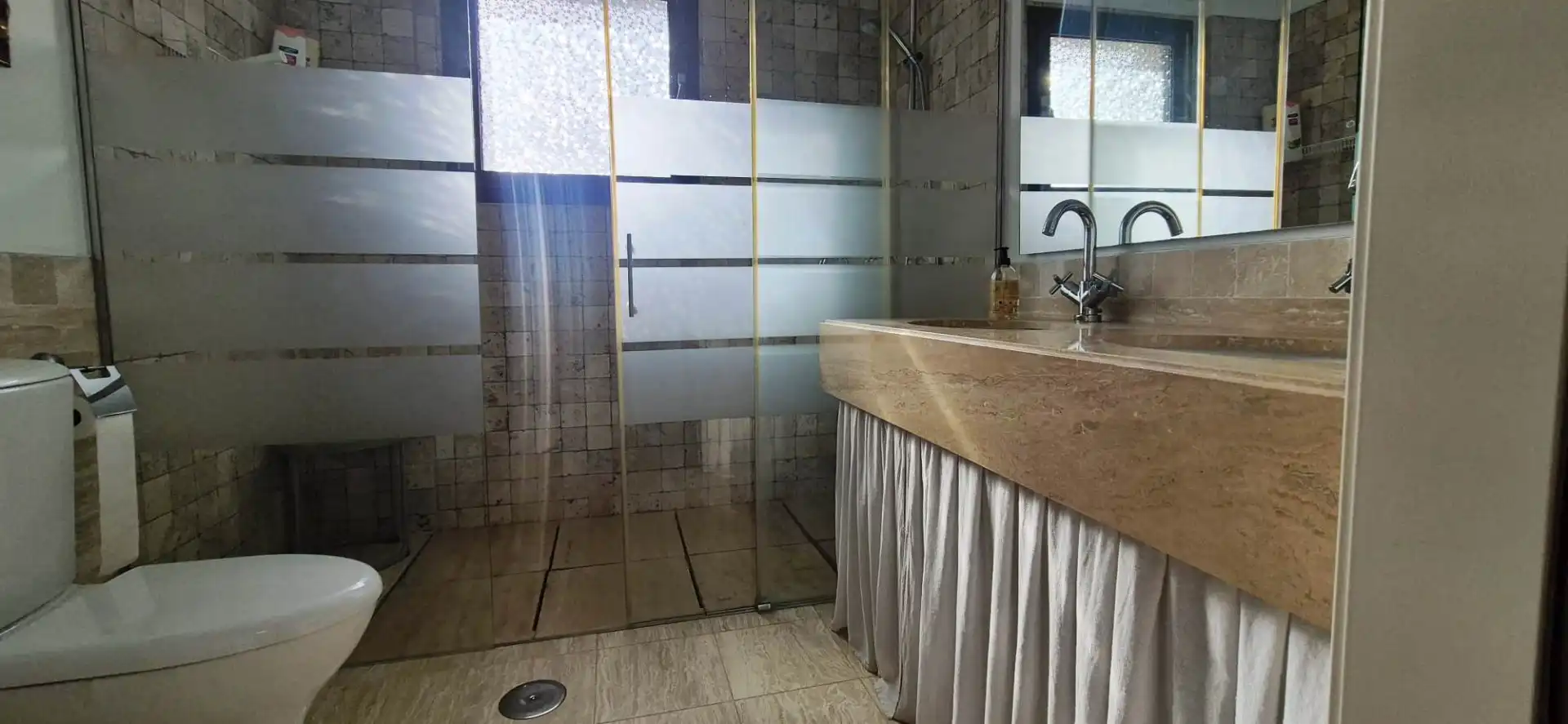 Baño de Casa adosada en venta en Puerto Real con Aire acondicionado, Jardín privado y Parquet