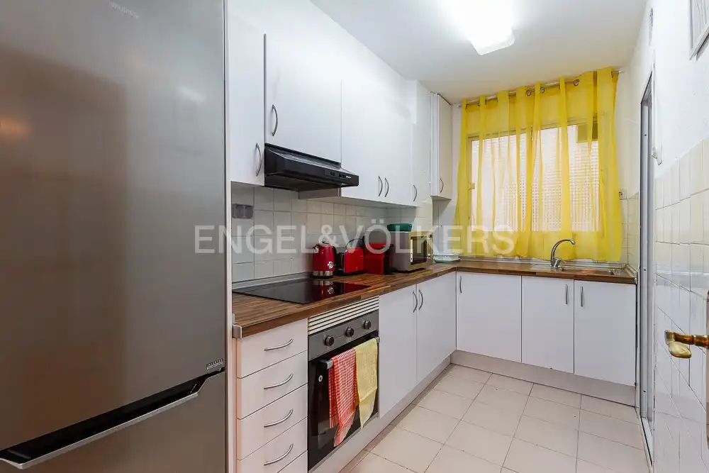 Kitchen of Flat for rent in Valencia  with Air Conditioner, Heating and Furnished