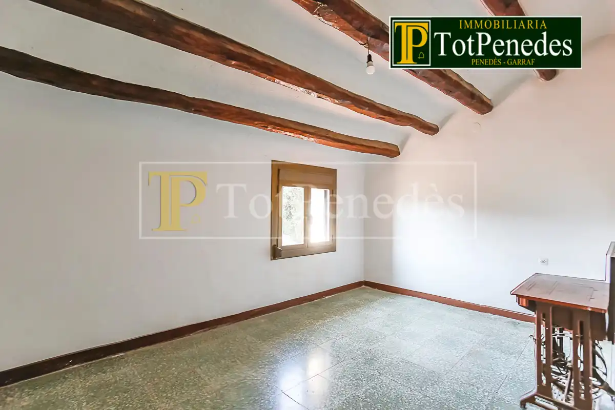 Habitación de Finca rústica en venta en Sant Martí Sarroca con Jardín privado, Trastero y Lavadora