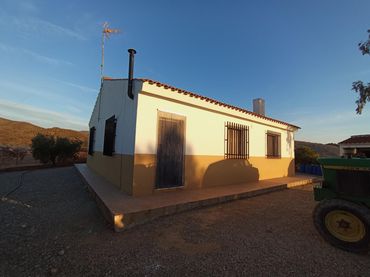 Casa con giardino in vendita a Pedanías Centro