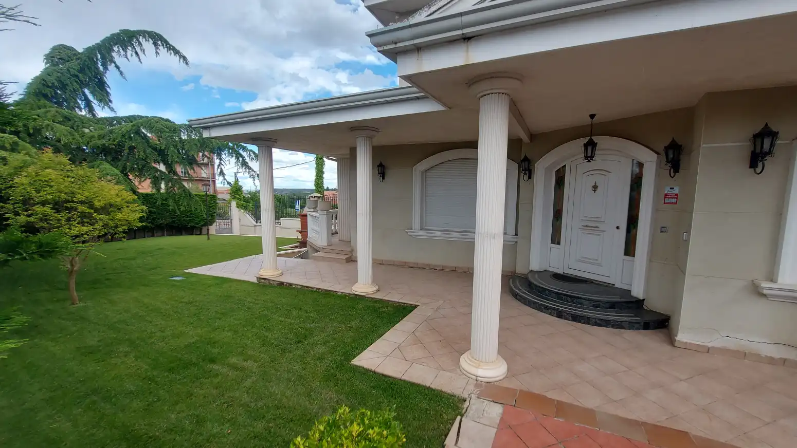 Vista exterior de Casa o chalet en venta en Lardero con Aire acondicionado y Terraza