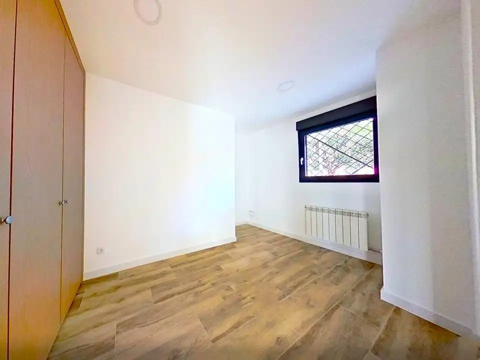 Schlafzimmer von Erdgeschoss zum Verkauf in Valladolid mit Klimaanlage und Heizung