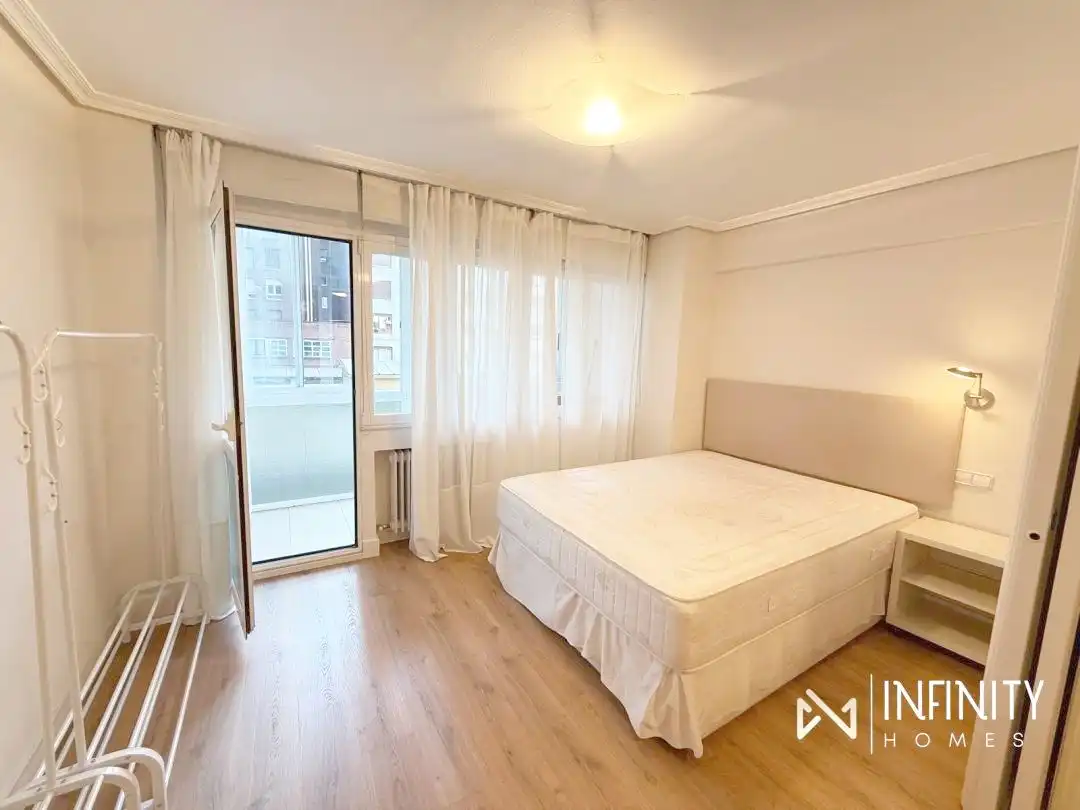 Habitación de Piso en venta en Bilbao  con Calefacción, Terraza y Balcón