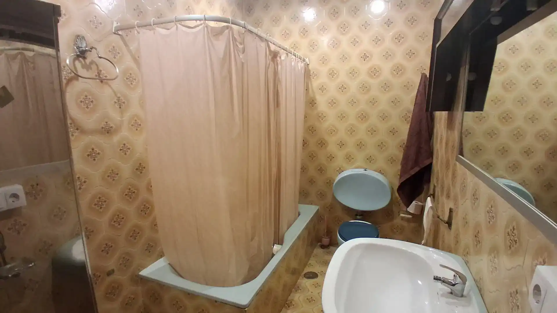 Baño de Piso en venta en Don Benito con Aire acondicionado