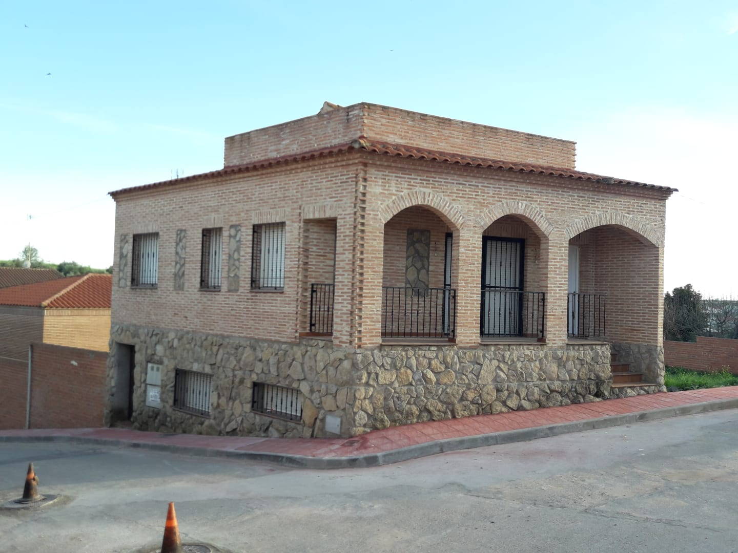 Exterior view of House or chalet for sale in Montearagón