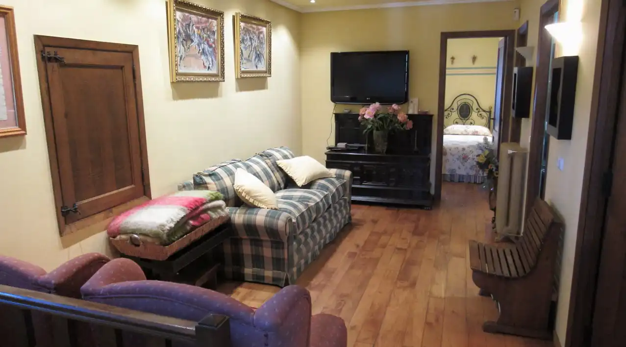 Sala d'estar de Finca rústica en venda en Pravia amb Calefacció, Jardí privat i Parquet