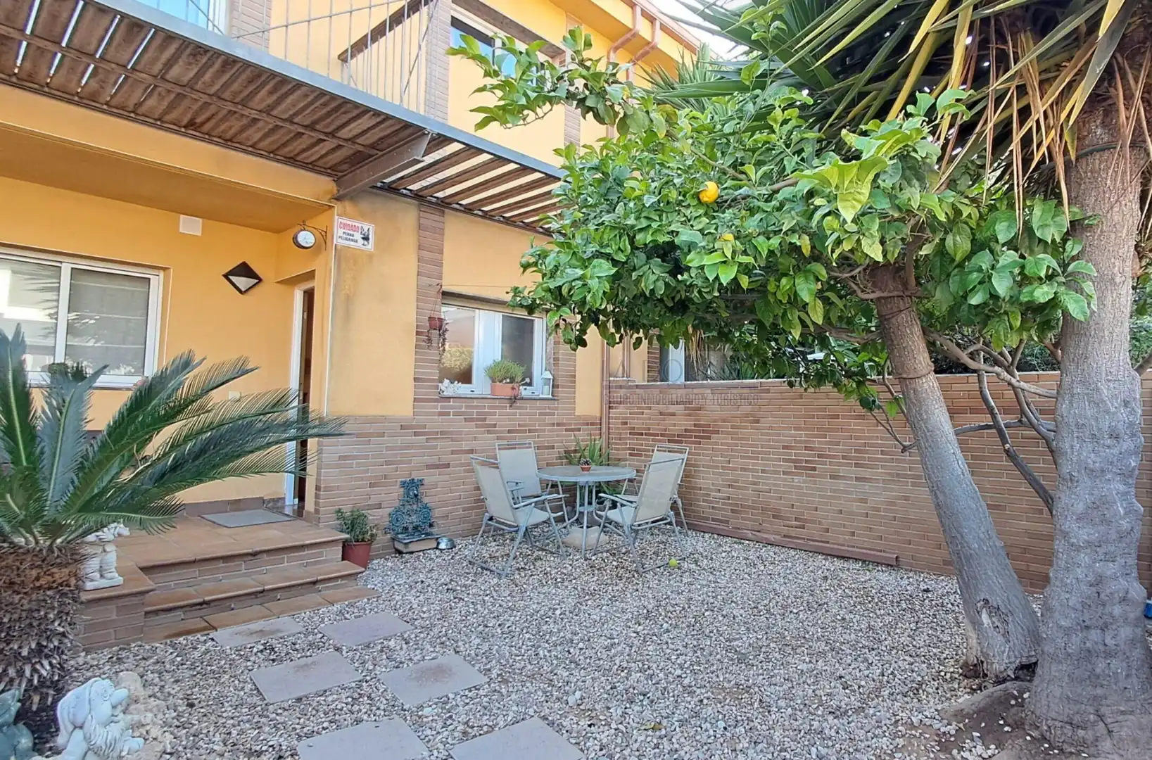 Adosado con terraza en venta en Carrer Belgrad