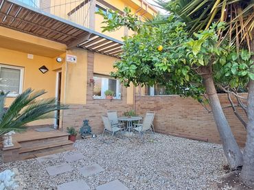 Terraced house with balcony for sale in Carrer Belgrad
