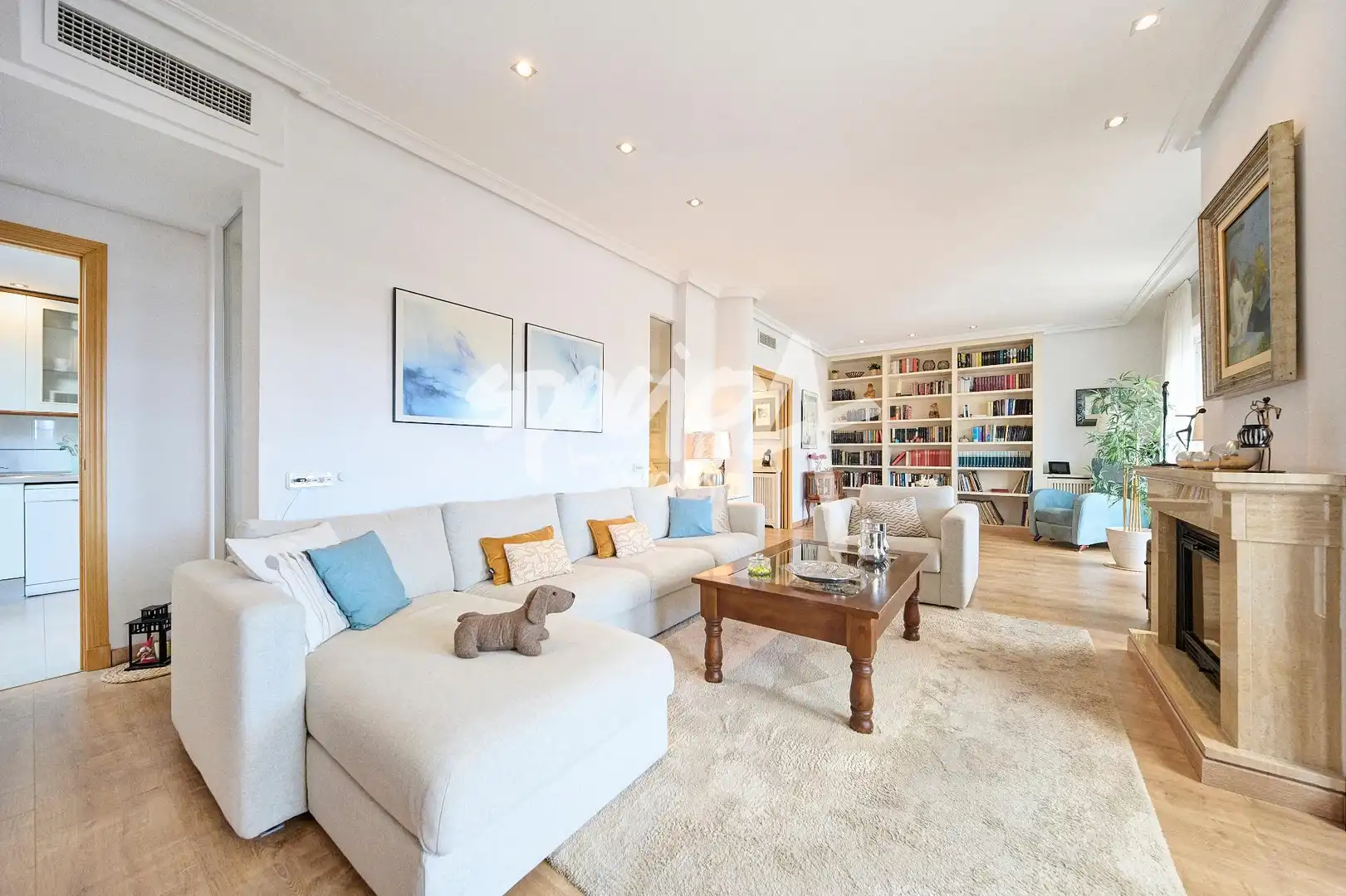 Wohnzimmer von Dachboden zum Verkauf in Majadahonda mit Heizung, Terrasse und Abstellraum