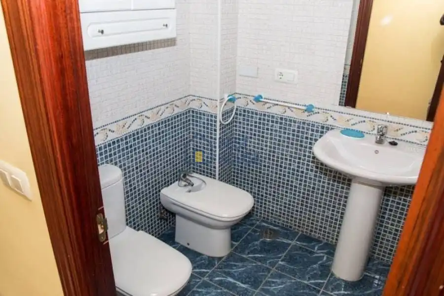 Baño de Planta baja en venta en León Capital  con Calefacción, Parquet y Terraza