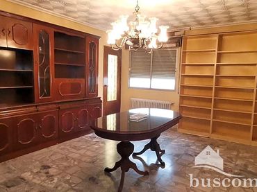 Casa amb balcó en venda a Senda De La Moza